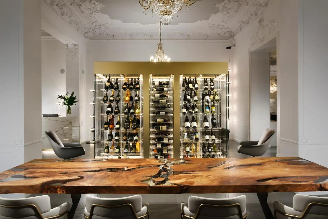 Grand Hotel Victoria Concept & Spa, By R Collection Hotels メナッジョ